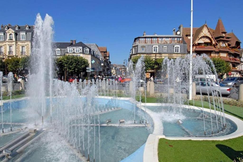 "Magnifique 2 Pieces Deauville" Piscine Et Jardin Luaran gambar