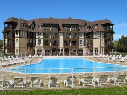 "Magnifique 2 Pieces Deauville" Piscine Et Jardin Luaran gambar